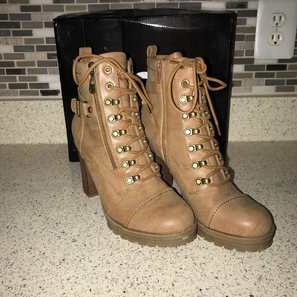 💫NIB Guess by Guess Granger Boots💫